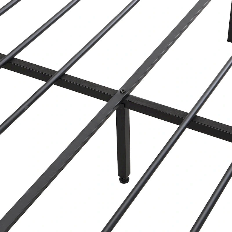 Lit double en métal noir et gris avec tête de lit rembourrée et rangement et port USB