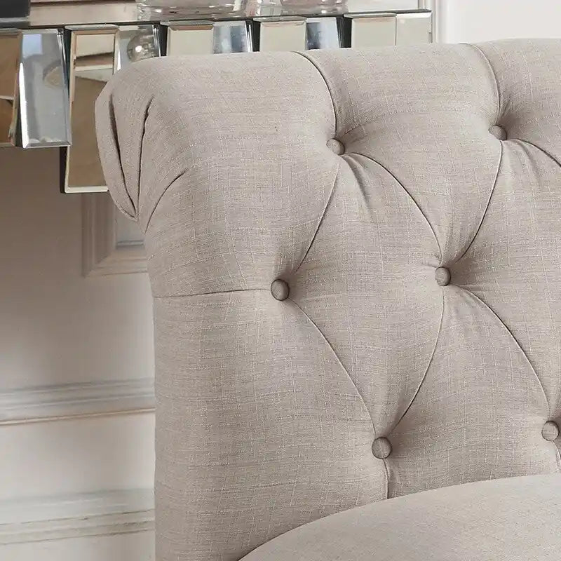 Fauteuil crapaud Chesterfield sans accoudoirs, capitonnage à boutons, pieds en bois massif, touche décorative pour salon
