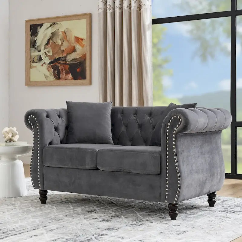 Canapé causeuse Chesterfield en velours, accoudoirs arrondis, clous décoratifs, structure en bois massif